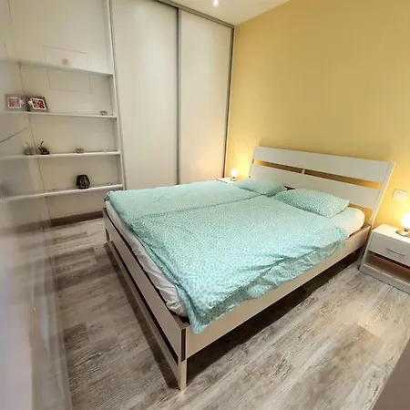 Comfy & Stylish Flat In The Centre + Parking